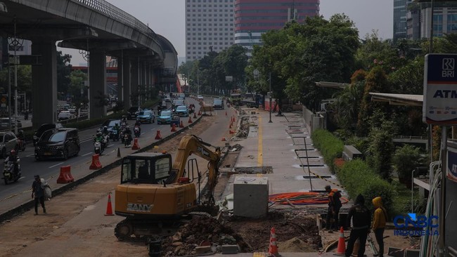 Rasuna Said Road Undergoing Revamp with Sidewalks Built Like Those Abroad