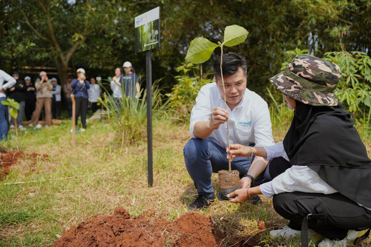 1,000 Trees Planted in Bekasi's Eduforest Urban Forest for Earth Day