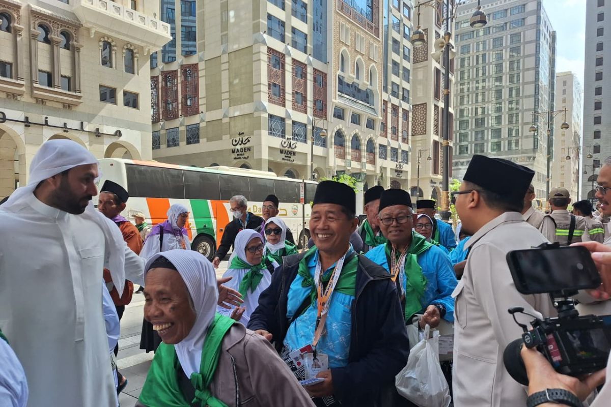 Three inaugural groups of Indonesian Hajj pilgrims arrive in Saudi Arabia
