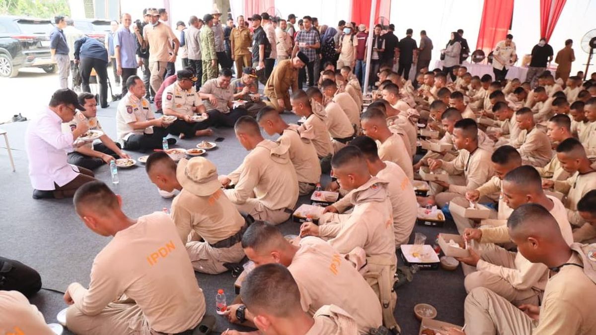 Heartwarming Moment with the Interior Minister and IPDN Cadets Amid Humanitarian Duties