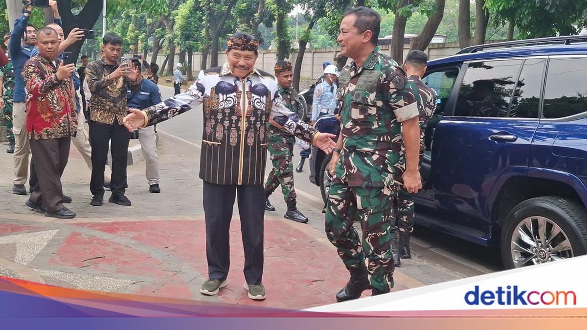 AM Hendropriyono Welcomes Air Force Chief to Majapahit Palace in Jakarta
