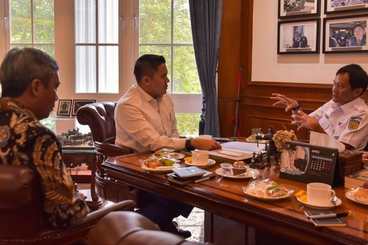 Cabinet Secretary receives BTN and KAI CEOs to discuss affordable urban housing