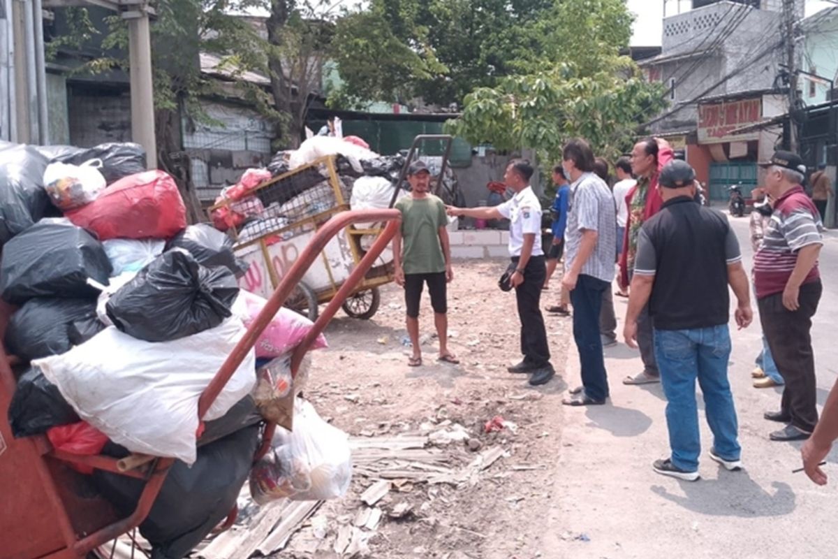 West Jakarta Government Rearranges Twin Jelambar Depot to Address Rubbish Accumulation