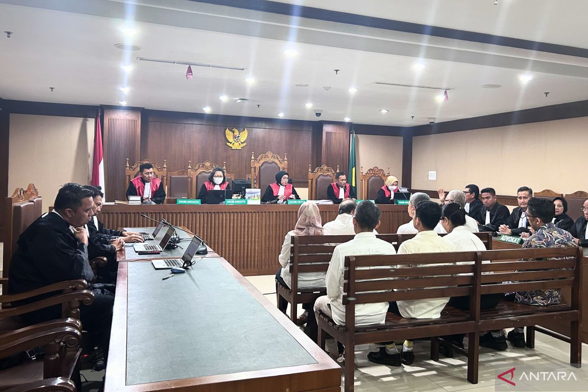 Eight defendants sentenced to 4-7.5 years in prison in foreign worker ...