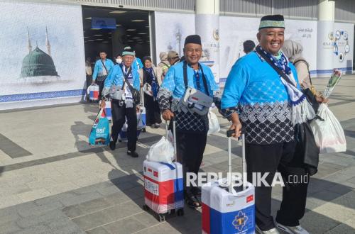 Thanks to Fast Track, Pilgrims from Jakarta Arrive First at Madinah Hotel