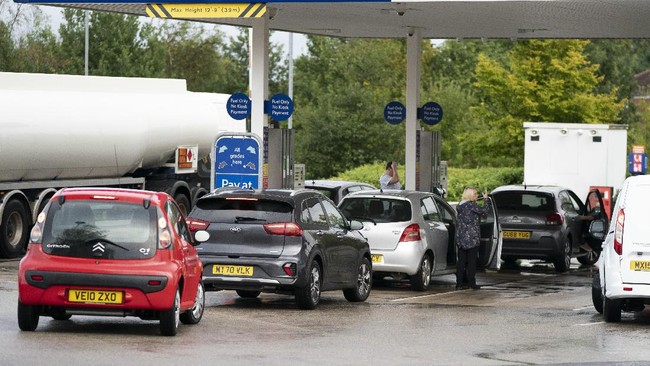 US-Iran War Causes Global Headache, Residents Ramp Up Petrol Theft