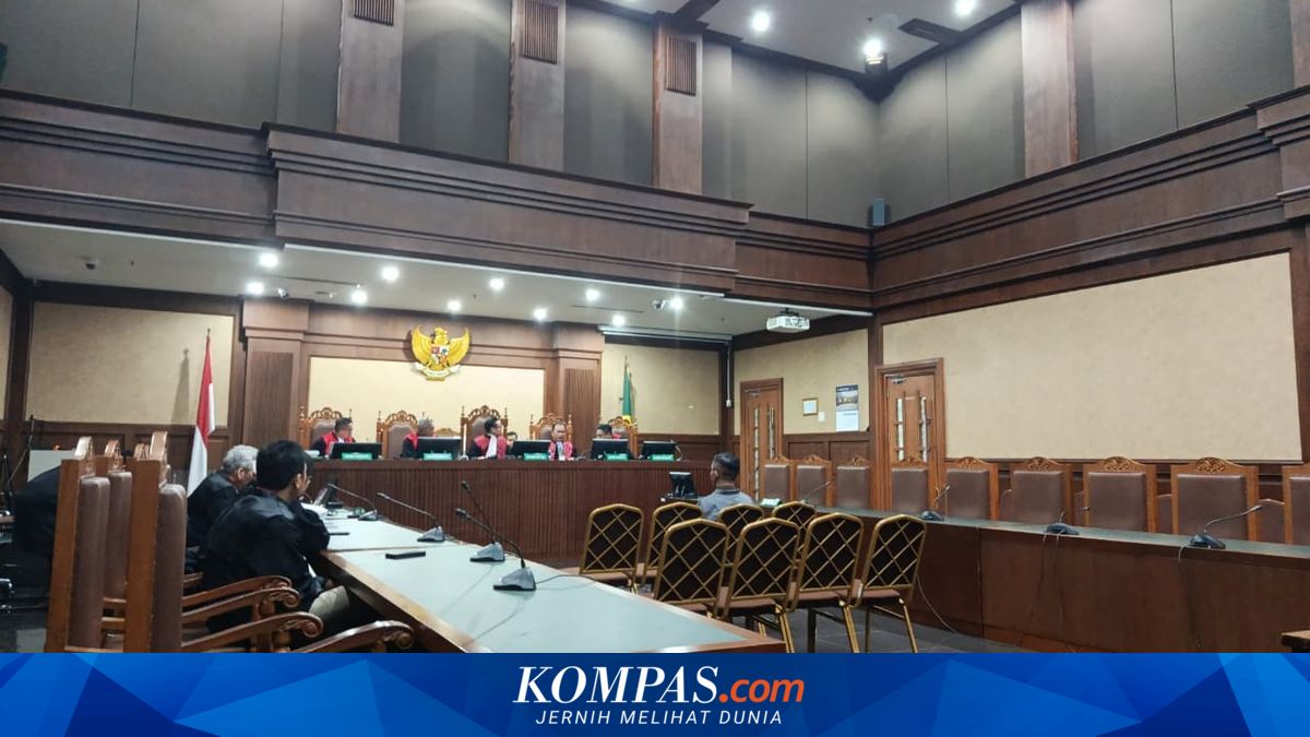 Prosecutors Claim Nadiem's Legal Team Skips Hearing, Lawyers Counter with Accusations of Coercion