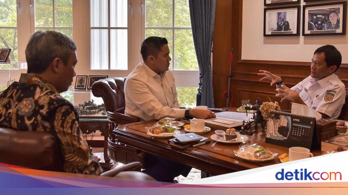 Cabinet Secretary Receives KAI and BTN CEOs, Discusses Vertical Housing in Manggarai