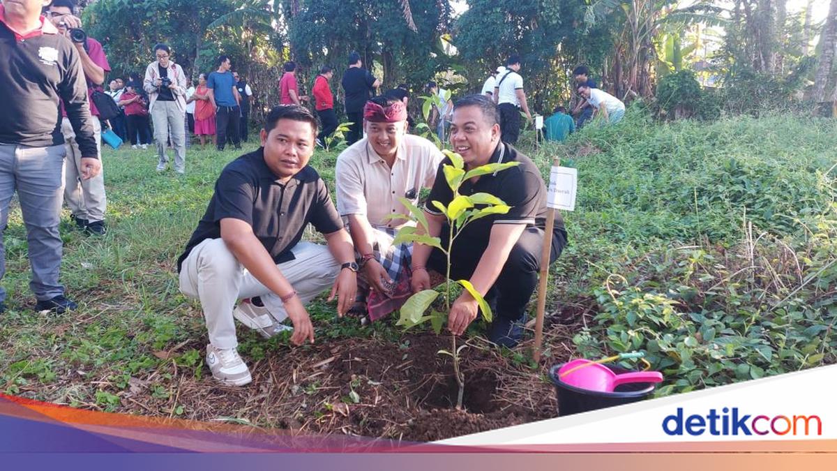 To Commemorate Earth Day, Gianyar Plants 300 Tree Seedlings and Prepares Urban Forest