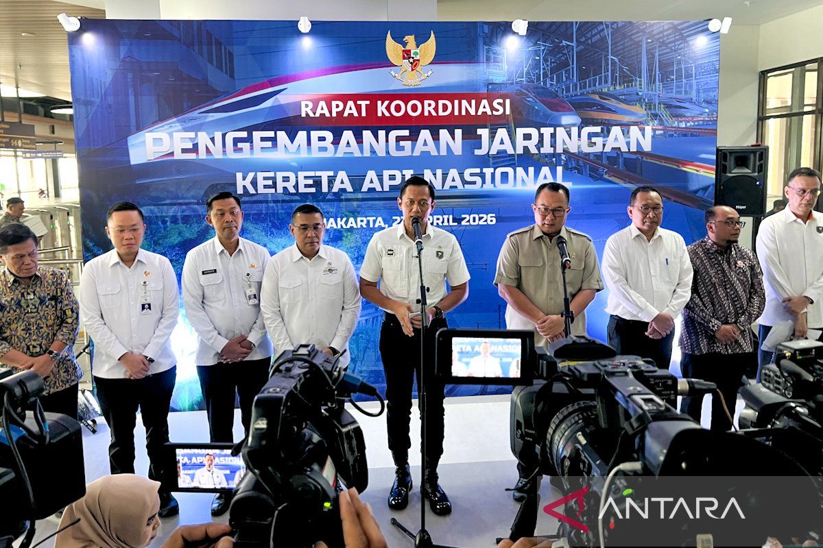 AHY pushes for strengthening of national railway industry to support efficient transportation