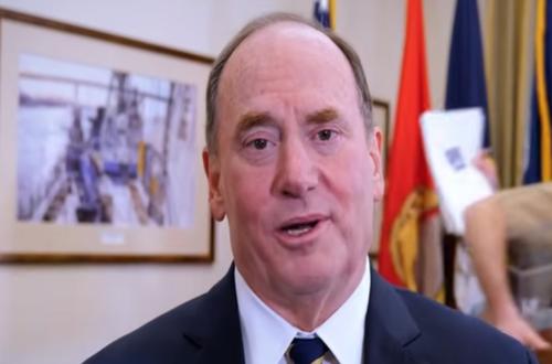 US Navy Secretary Abruptly Resigns Amid Critical Moment: Pentagon's Explanation