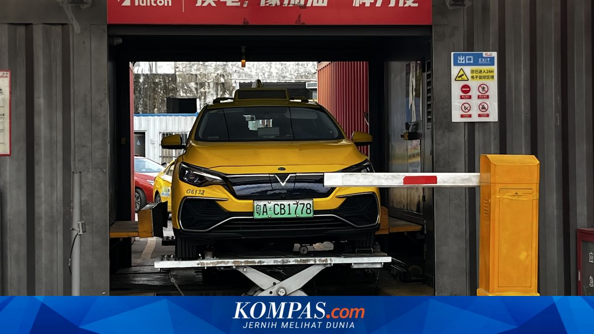 A Glimpse into the Sophistication of China's Electric Vehicle Battery Swap System