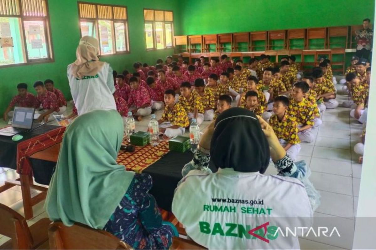 Baznas Healthy Home Provides Healthcare Services for Students in Pesawaran