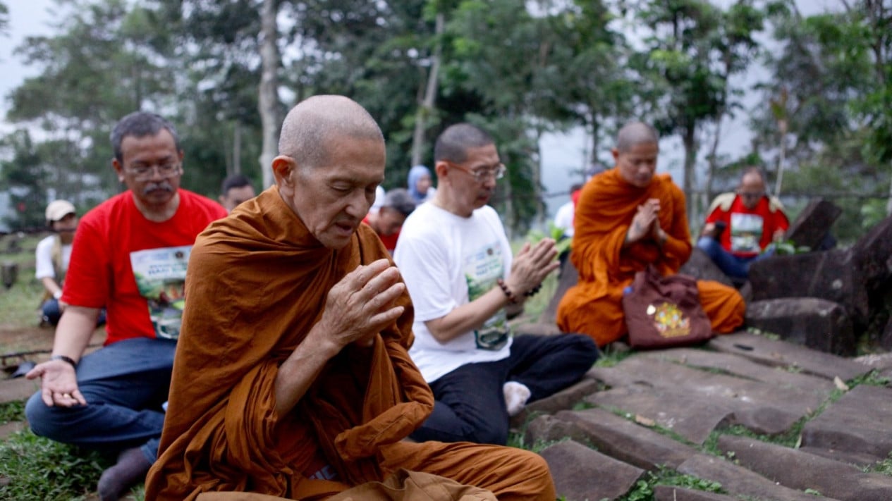 Interfaith Prayer at Gunung Padang, Call for Ecological Repentance