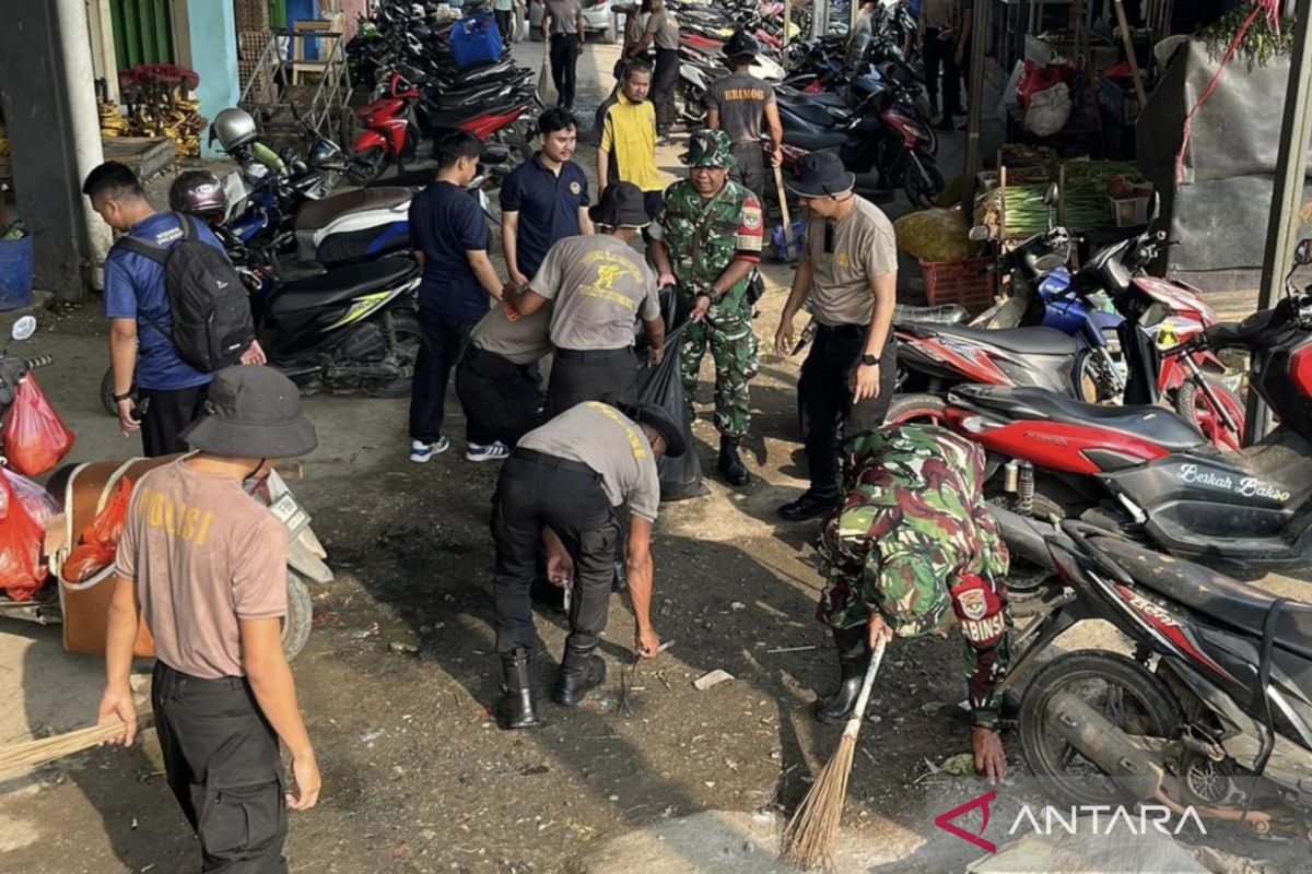 Environmentally Conscious, Police Launch ASRI Movement in Bekasi