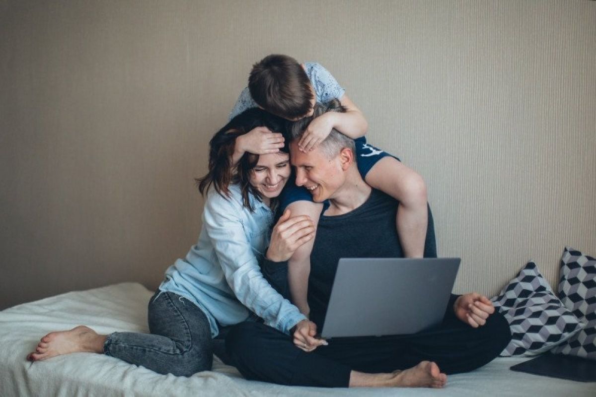 Parents urged to be selective in "sharenting" to prevent "cyber grooming"