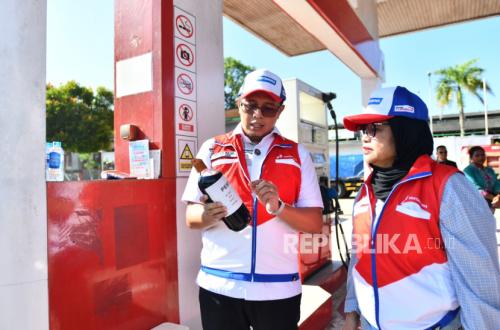 Pertamina Commissioners Inspect Fuel and LPG Distribution in Sorong, Ensuring Supply Stability