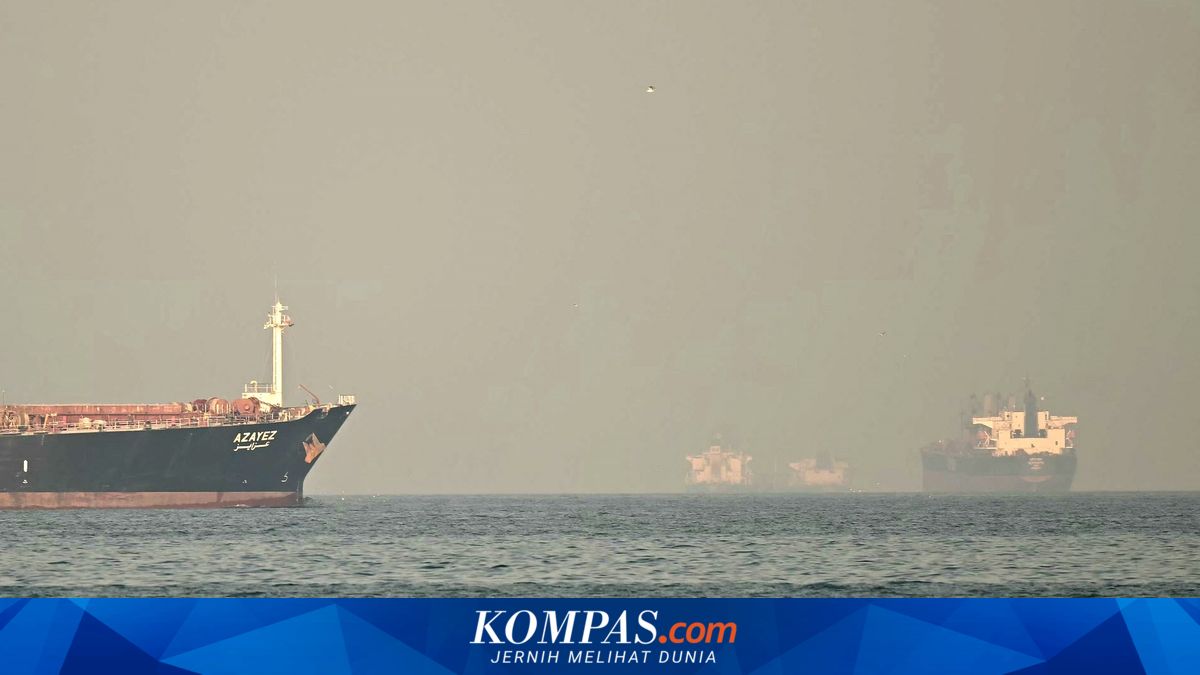 Iran Seizes Two Ships in Strait of Hormuz, Oil Prices Surpass 100 US Dollars