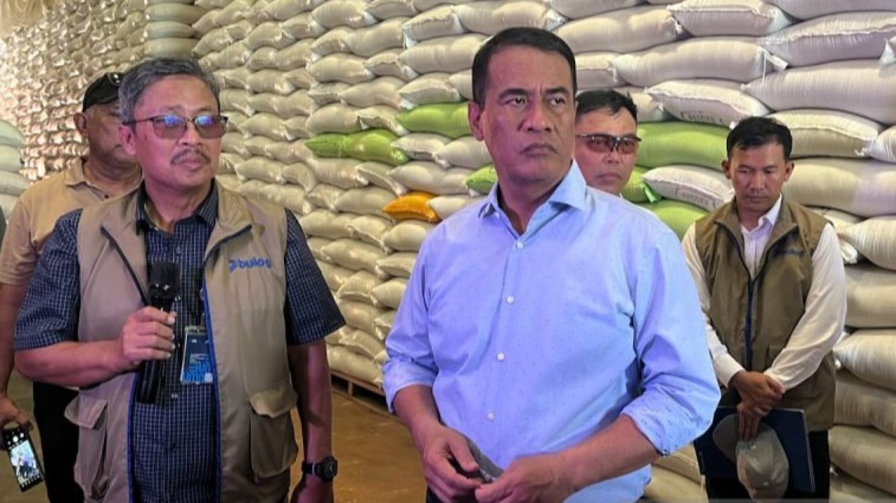 Government Rice Stocks Surpass 5 Million Tonnes, Agriculture Minister Amran: Unprecedented in History