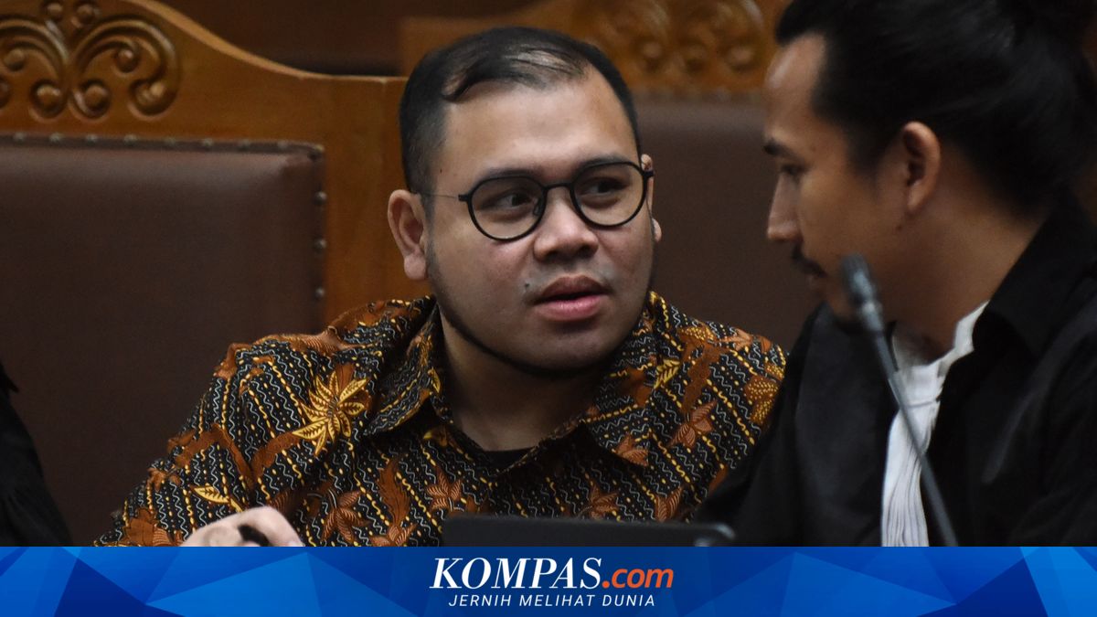While Crying, Ibrahim Arief: What Is My Sin Against Indonesia?