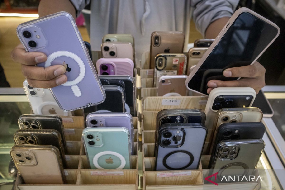 Apple Reportedly to Downgrade iPhone 18 Specifications to Reduce Price