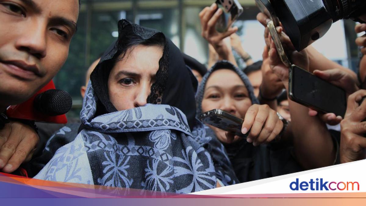 KPK Summons 55 Outsourcing Employees as Witnesses in Case Against Regent Fadia Arafiq