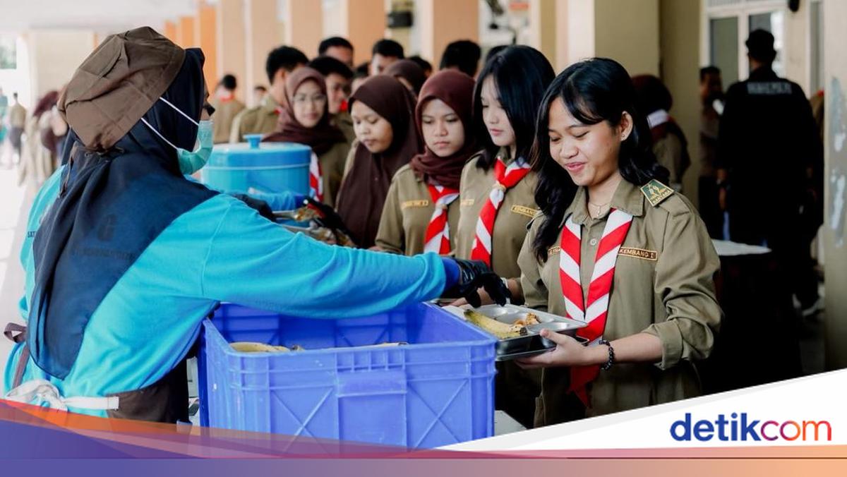Indonesian Police Nutrition Service Trials Buffet-Style MBG at Pejaten High School