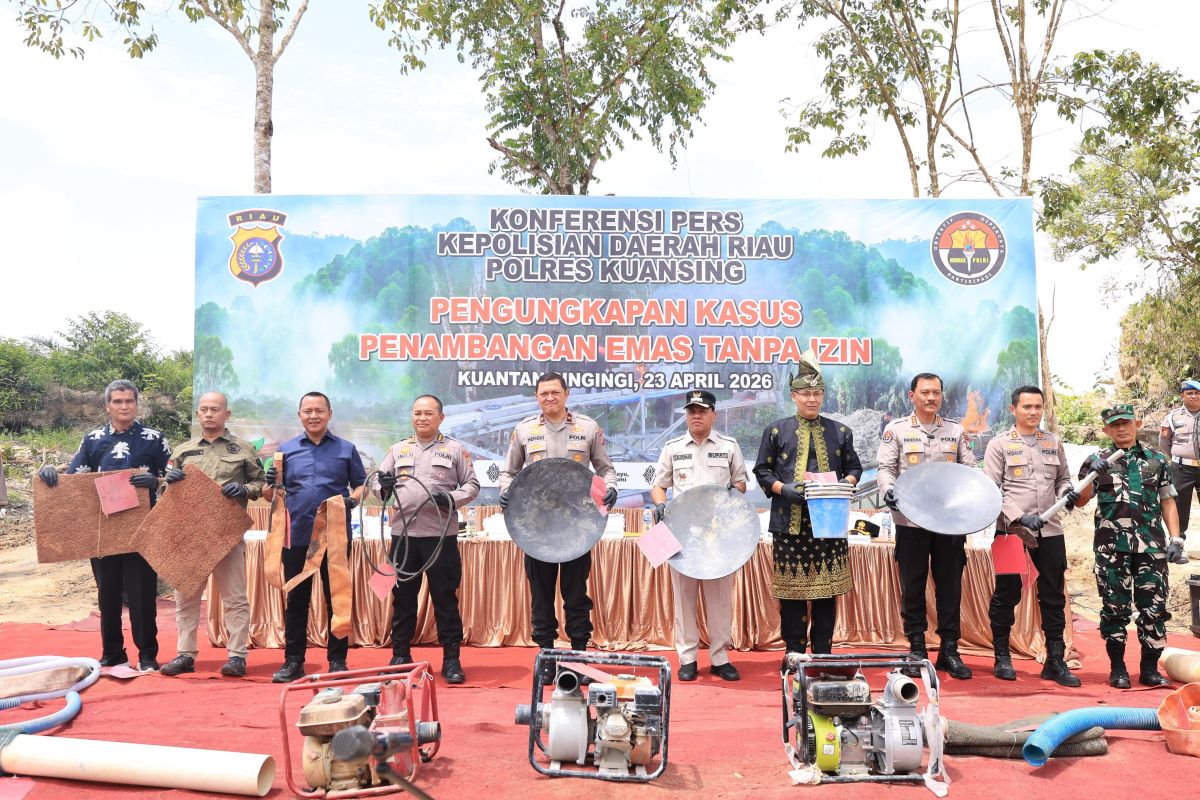 Riau Provincial Police Destroy 1,167 Illegal Gold Mining Rafts in Kuansing During 2026