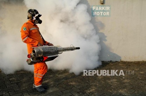 Alert for Dengue Outbreak in Hajj Dormitory, Banjarmasin Embarkation Conducts Fogging