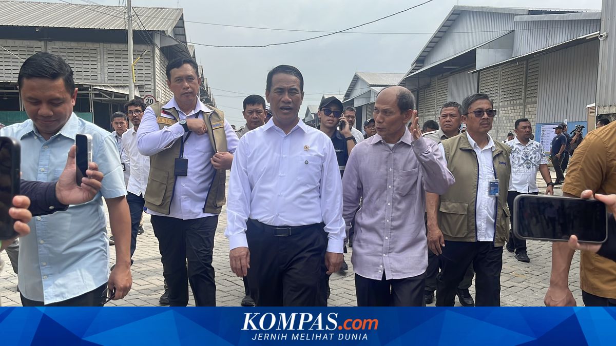 Amran Takes Critics to See Rice Warehouse, Shares Story of Battling the Food 'Middleman' Mafia