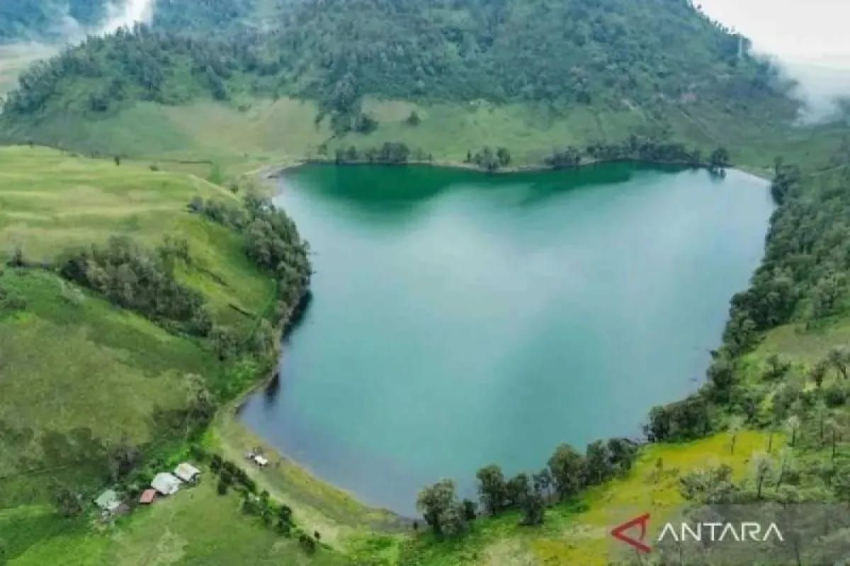 Indonesia to reopen Mount Semeru climbing routes on 24 April