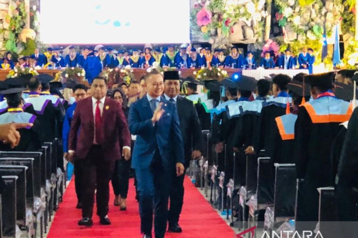 Deputy Speaker of the Indonesian People's Consultative Assembly Encourages Students to Seize Opportunities Amid Global Disruption