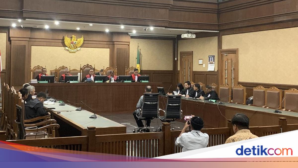 Ibam, Former Subordinate of Nadiem, Cries While Reading Plea: What Is My Sin Against Indonesia?
