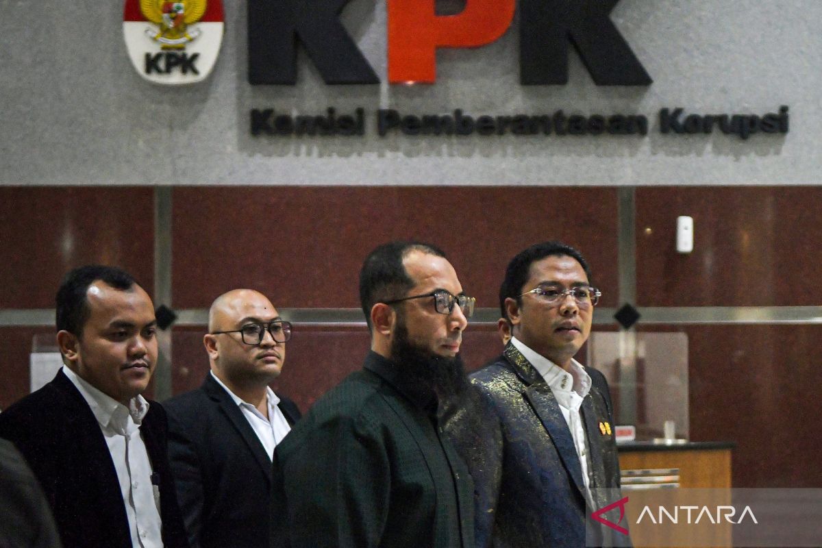 Khalid Basalamah unaware of fund flows in hajj quota case to Ministry of Religious Affairs officials