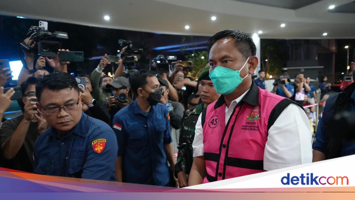 Former KSOP Head Receives Payments from Samin Tan to Allow Coal Shipments
