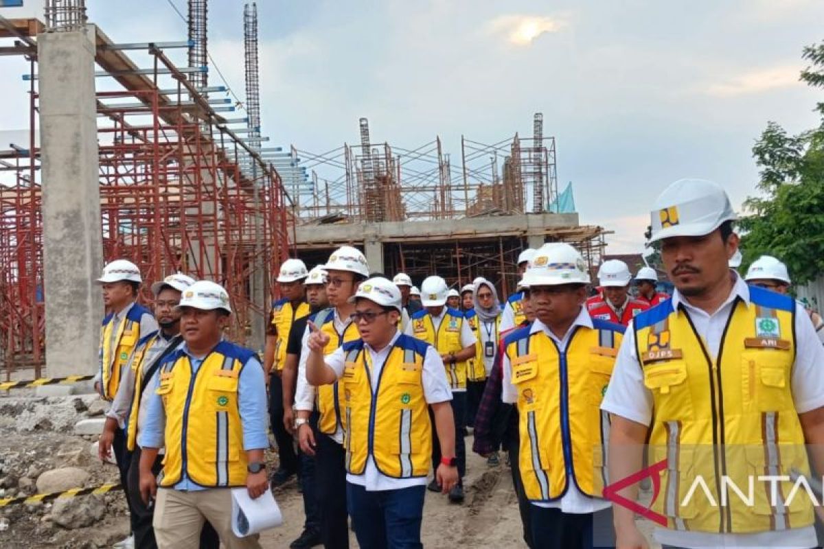 Special Staff of the Presidential Chief of Staff Monitors SR Construction in Nganjuk