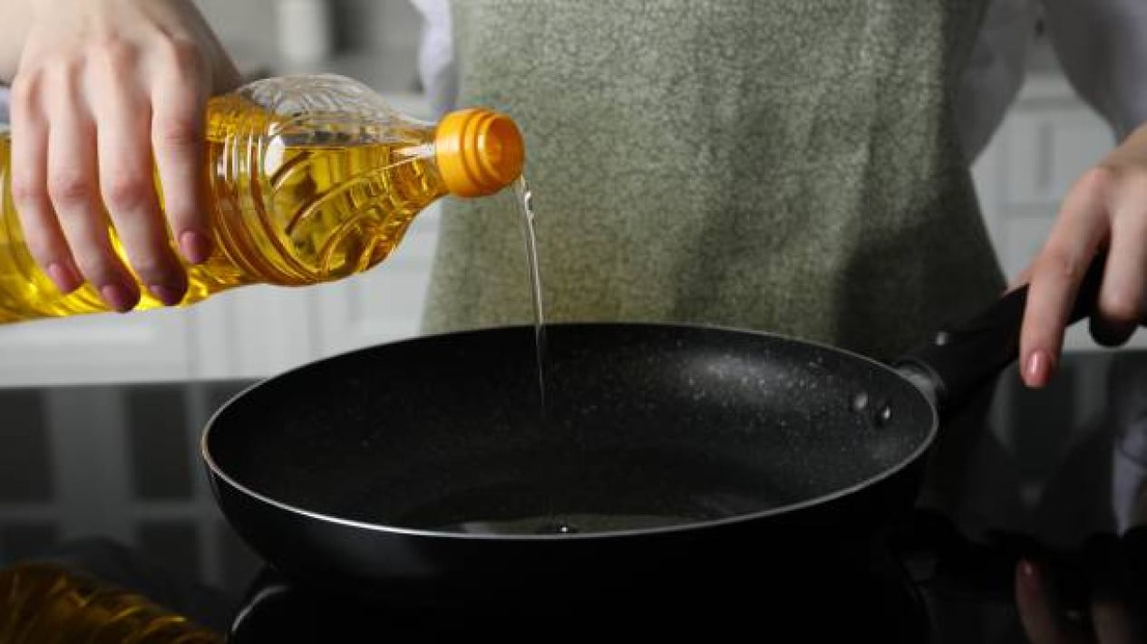 12 Kitchen Staples at Risk of Price Increases as Plastic Costs Rise, Including Cooking Oil to Rice