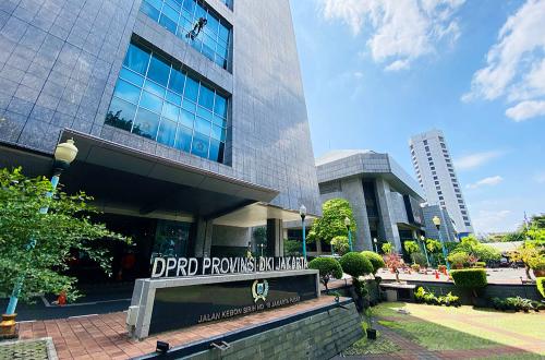Kebon Sirih Road in Front of DKI DPRD Building to Be Concreted