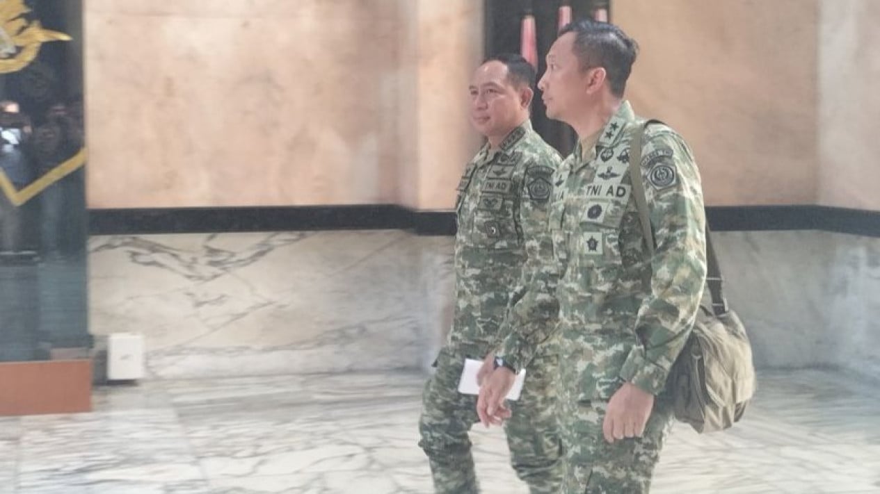 Defence Minister Sjafrie Gathers TNI Commander and Retired Generals, What's Going On?