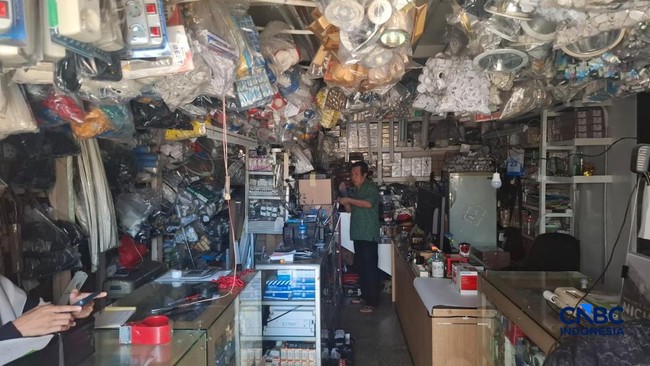 Cable Prices Suddenly Surge, Glodok Traders Point to the Culprits