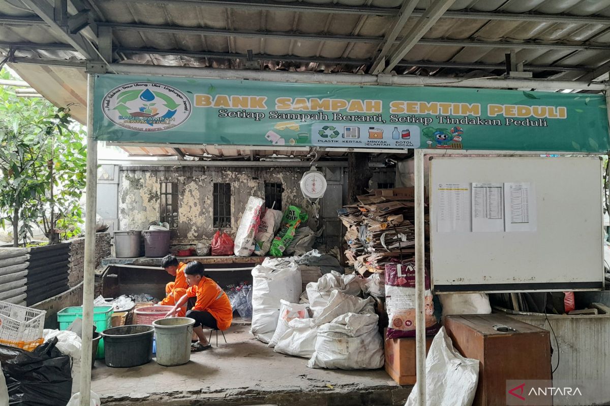 Minister of Environment: Jakarta Residents Must Transform Waste Processing