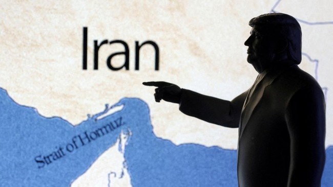 Trump Claims Full Control of Strait of Hormuz: Sealed Tight!