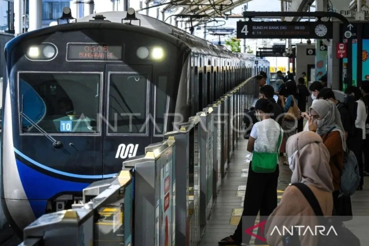 Pramono wants Jakarta MRT ridership to reach millions