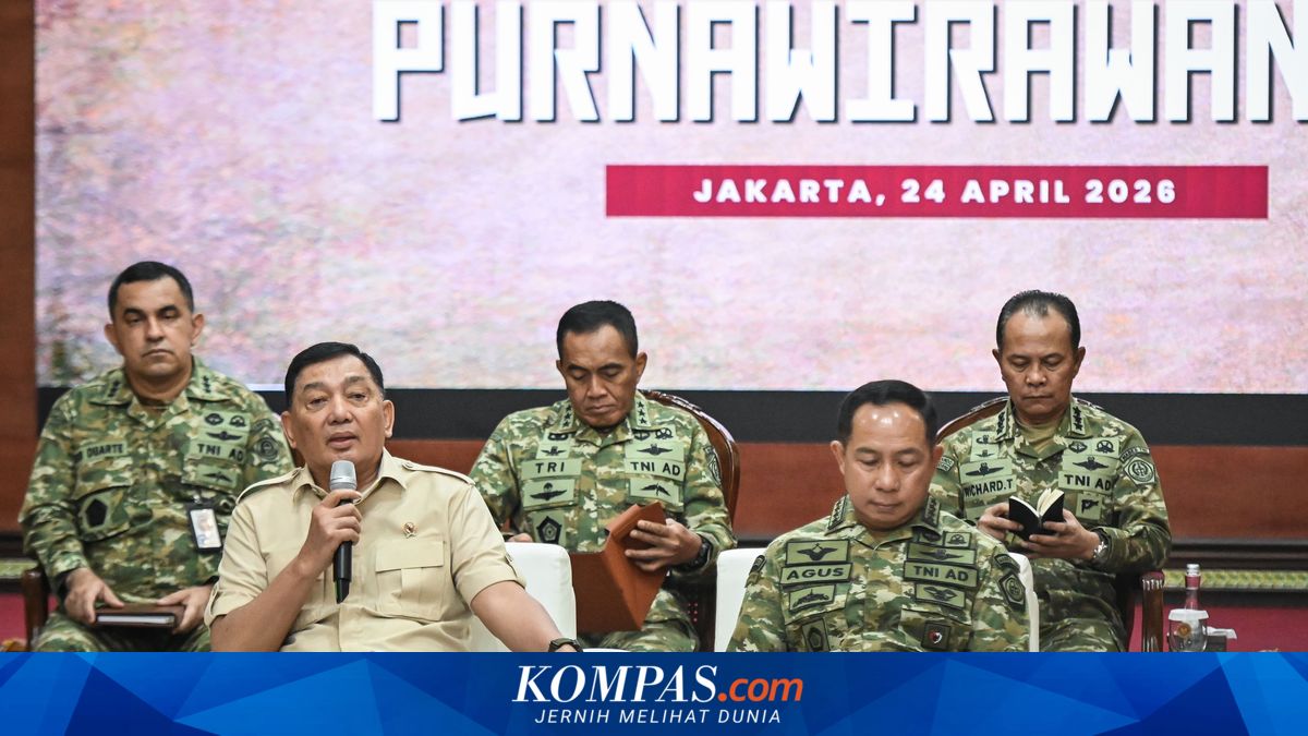 Defence Minister Discusses US Meeting and Peacekeeping Troops While Gathering Retired Officers