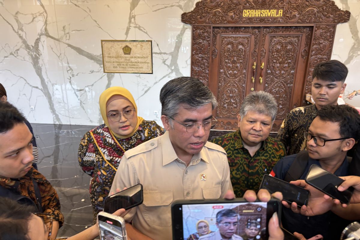 Labour Minister reviews sharing of internship allowance contributions for National Internship participants