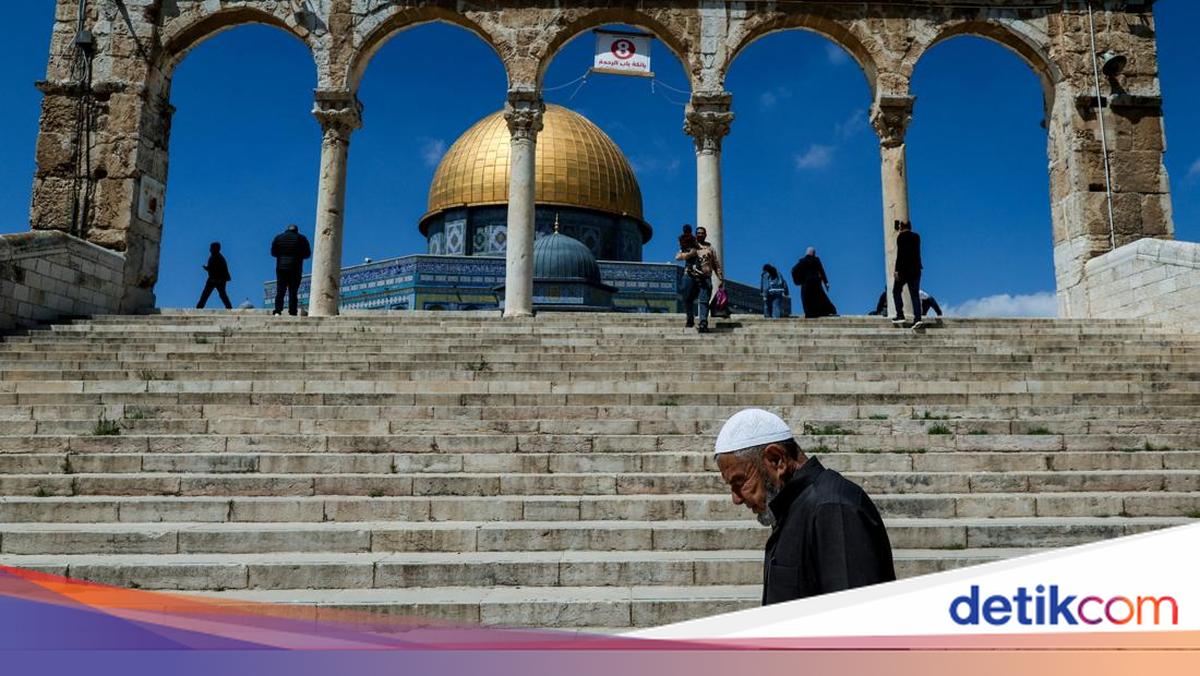 Indonesia and Seven Countries Condemn Hoisting of Israeli Flag at Al-Aqsa Mosque