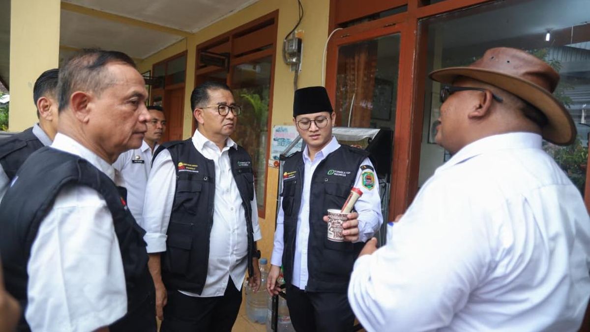 Regent Mas Ipin Introduces Innovation to Combat Drought: Cold Vapour Turns into Water