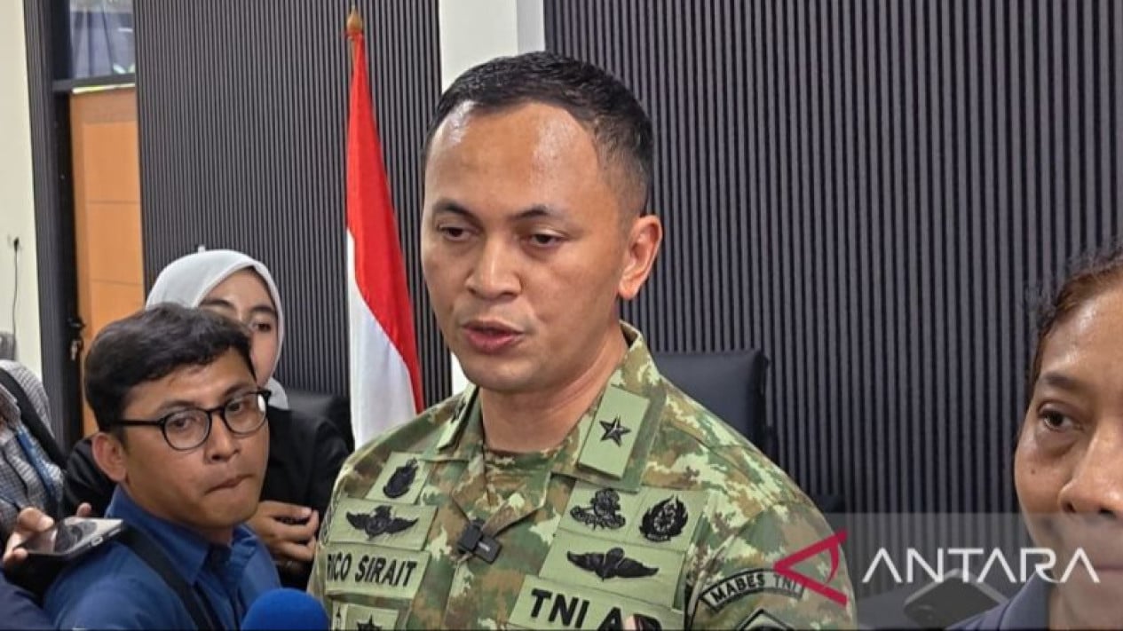 Defence Minister Discusses US Airspace Transit Request with TNI Retirees