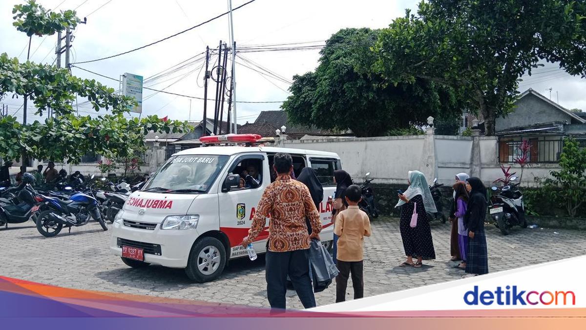 Number of Suspected MBG Poisoning Cases Among East Lombok Students Increases, Parents Complain