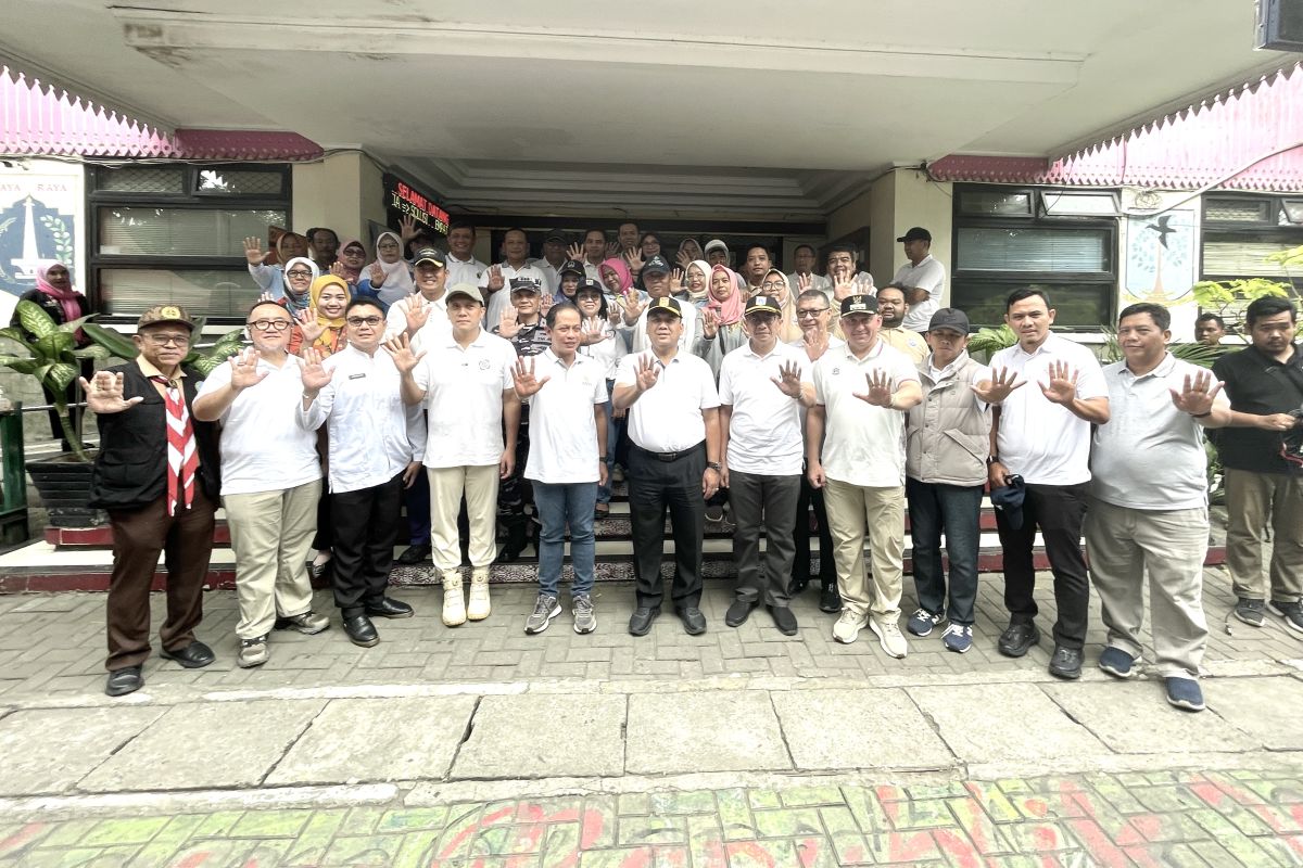 North Jakarta Mayor Urges Community to Actively Sort Waste